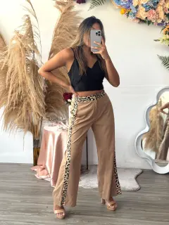LJR159-041590 PANTALON CASUAL CON DETALLES ANIMALPRINT