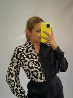 Camisa Estampada de Animal Print Manga Larga y Cuello