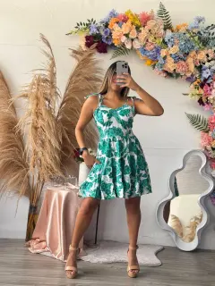 AMF030-010300 VESTIDO CORTO CON ESTAMPADO DE FLORES