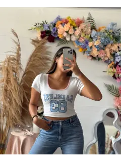 HZS206-062065 BLUSA DE MANGA CON ESTAMPADO DE NUMERO