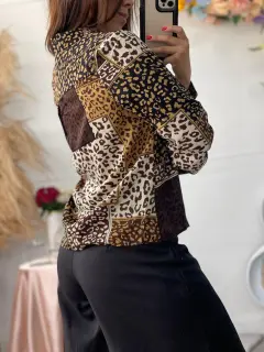 HZS197-061974 CAMISA MANGA LARGA ESTAMPADO DE ANIMAL PRINT