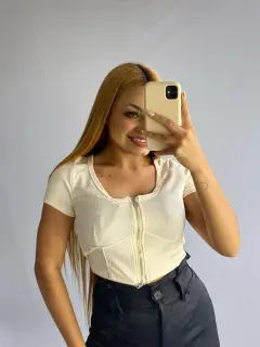 LJR110-041109 BLUSA CON MANGAS CORTAS Y CIERRES DELANTERO CORTAS