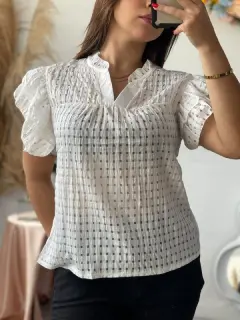HZS264-062642 BLUSA CON MANGUITAS EN FARALAOS