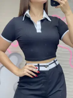 LJR230-042302 BLUSA SENCILLA CORTA CON MANGA Y CUELLO