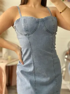 YM117-091172 VESTIDO EN JEANS LARGO CON ABERTURA TRASERA Y CIERRE